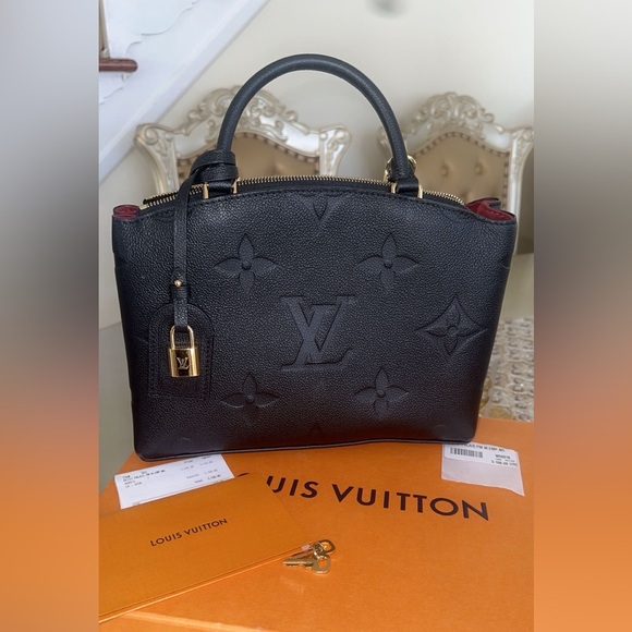 Louis Vuitton Petit Palais - Picture 1 of 9